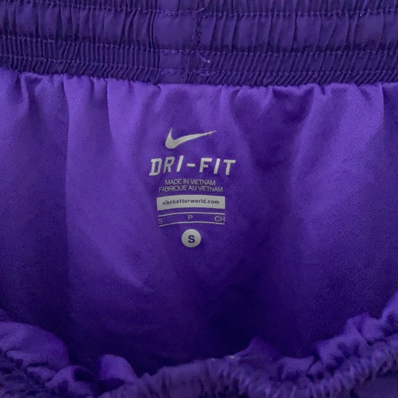 purple nike tempo running shorts - Picture 4 of 7
